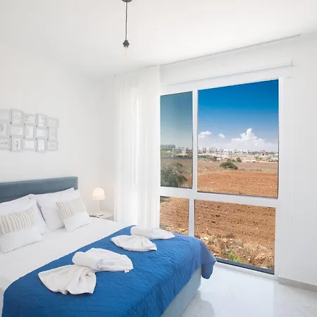 Rent Your Dream Holiday And Look Forward To Relaxing Beside Your Private Pool 1547 Willa