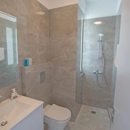 Rent Your Dream Holiday And Look Forward To Relaxing Beside Your Private Pool 1547 Villa