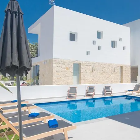 Rent Your Dream Holiday And Look Forward To Relaxing Beside Your Private Pool 1547 Villa